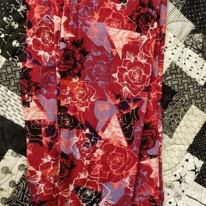 LuLaRoe Pants - Floral leggigs LuLaRoe Pants - Floral leggigs